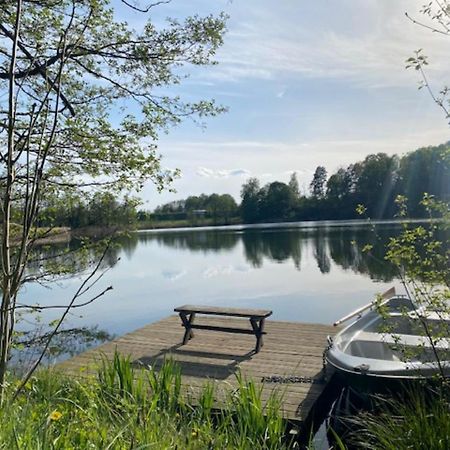 Miedzy Wodami - Domki Na Mazurach Mikołajki Esterno foto